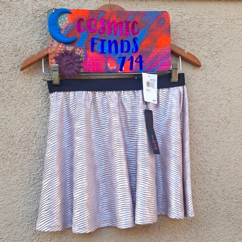 Happening In The Present BLUSH/SILVER Skirt Size XS 1291